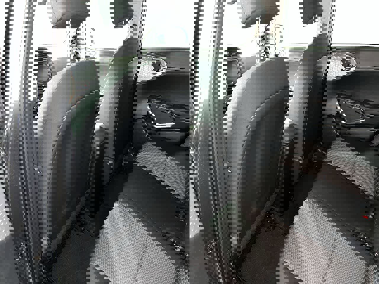 Used 2023 Kia Soul LX image 24