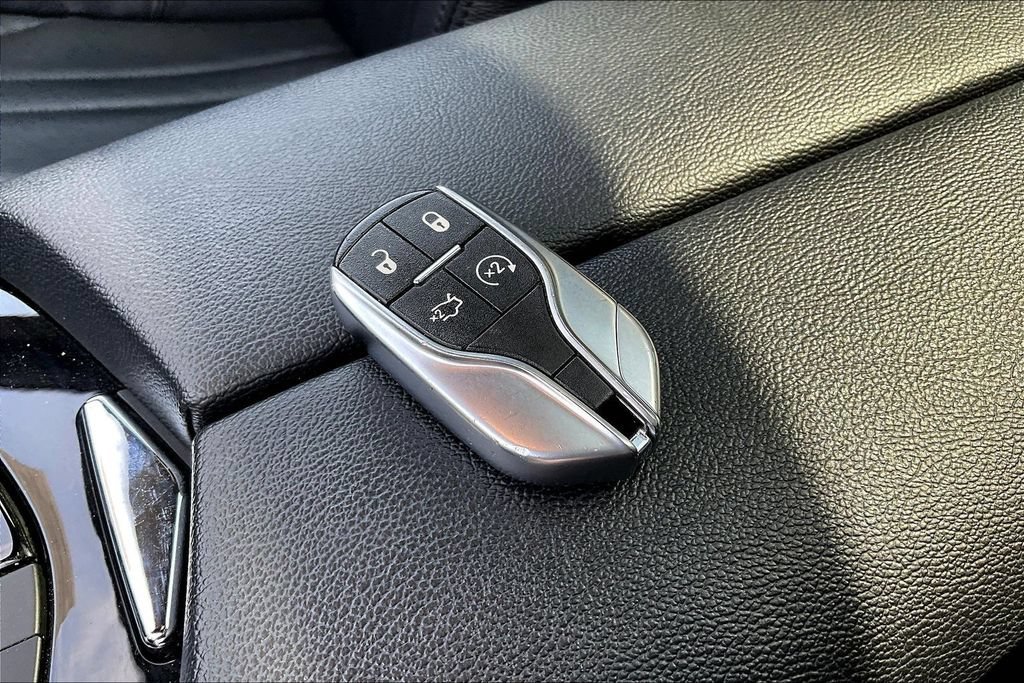 Used 2023 Maserati Levante Modena AWD/4WD image 35