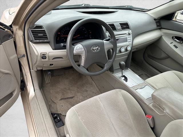 Used 2010 Toyota Camry LE image 11