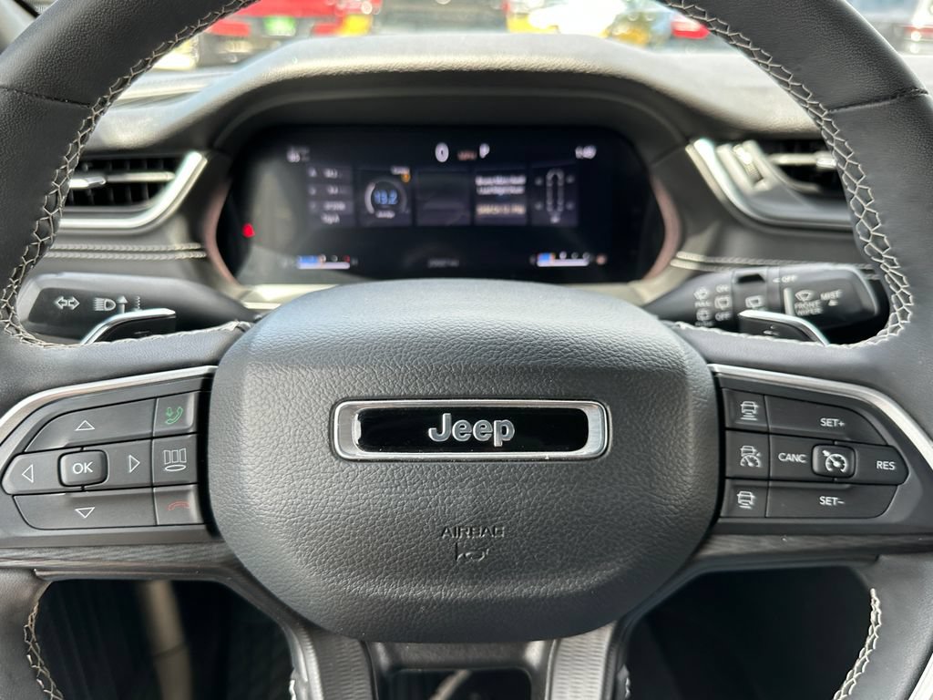 Certified 2023 Jeep Grand Cherokee L Laredo AWD/4WD image 23