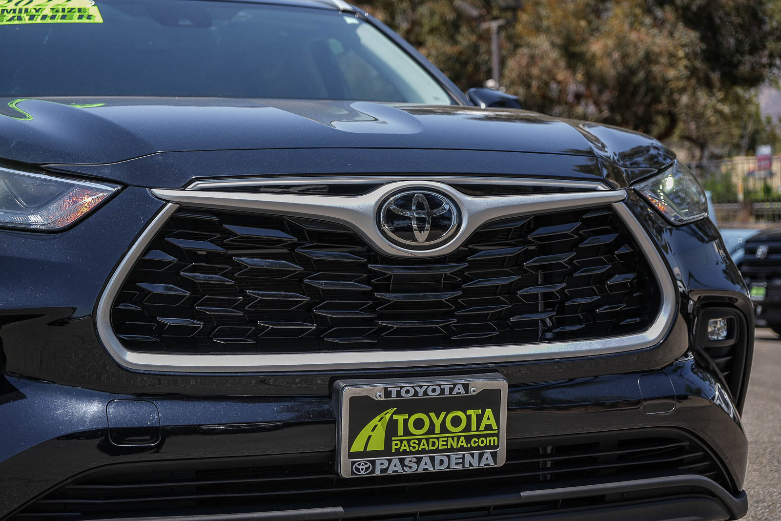 Used 2022 Toyota Highlander XLE FWD image 5