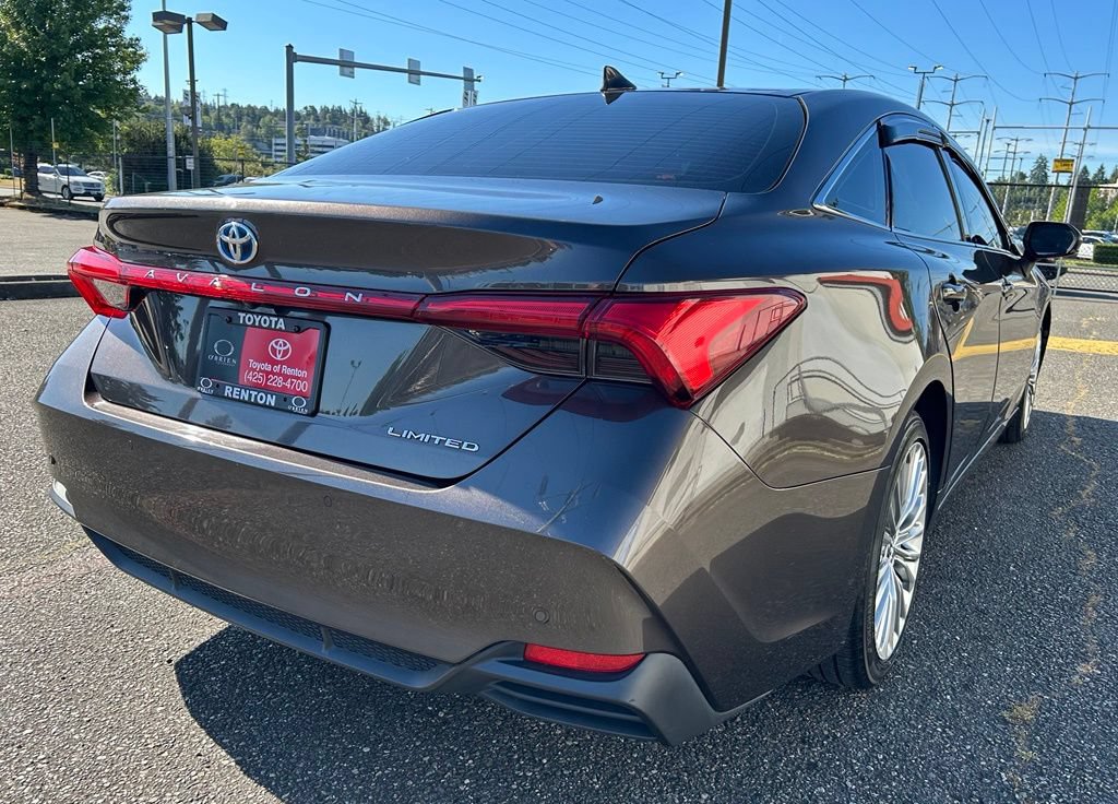 Certified 2019 Toyota Avalon Limited w/ Advanced Safety Package FWD image 5