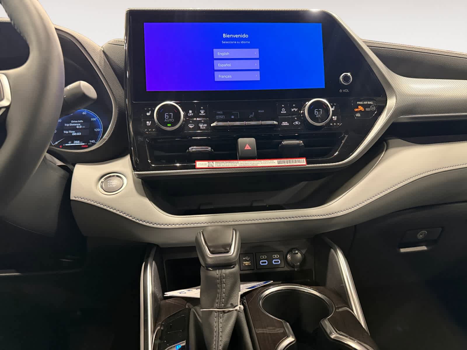 New 2026 Toyota Highlander Platinum AWD/4WD image 11