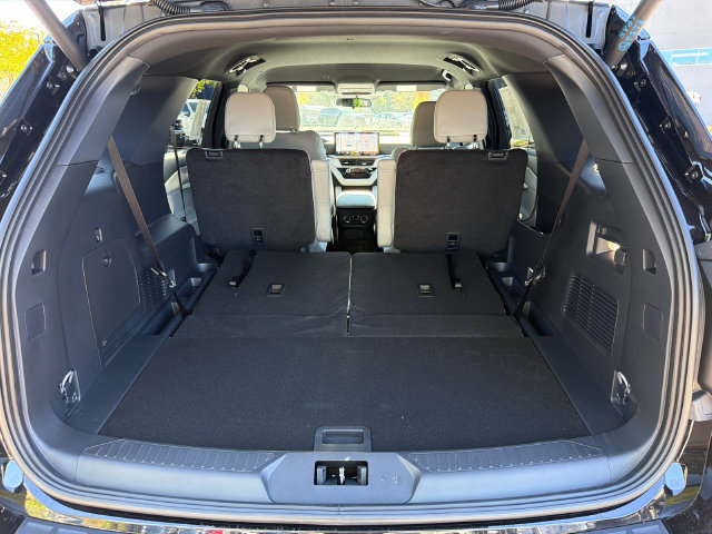 New 2027 Ford Explorer Active w/ Active Comfort Package RWD image 19