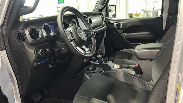 Used 2023 Jeep Wrangler Unlimited Rubicon 4xe image 24