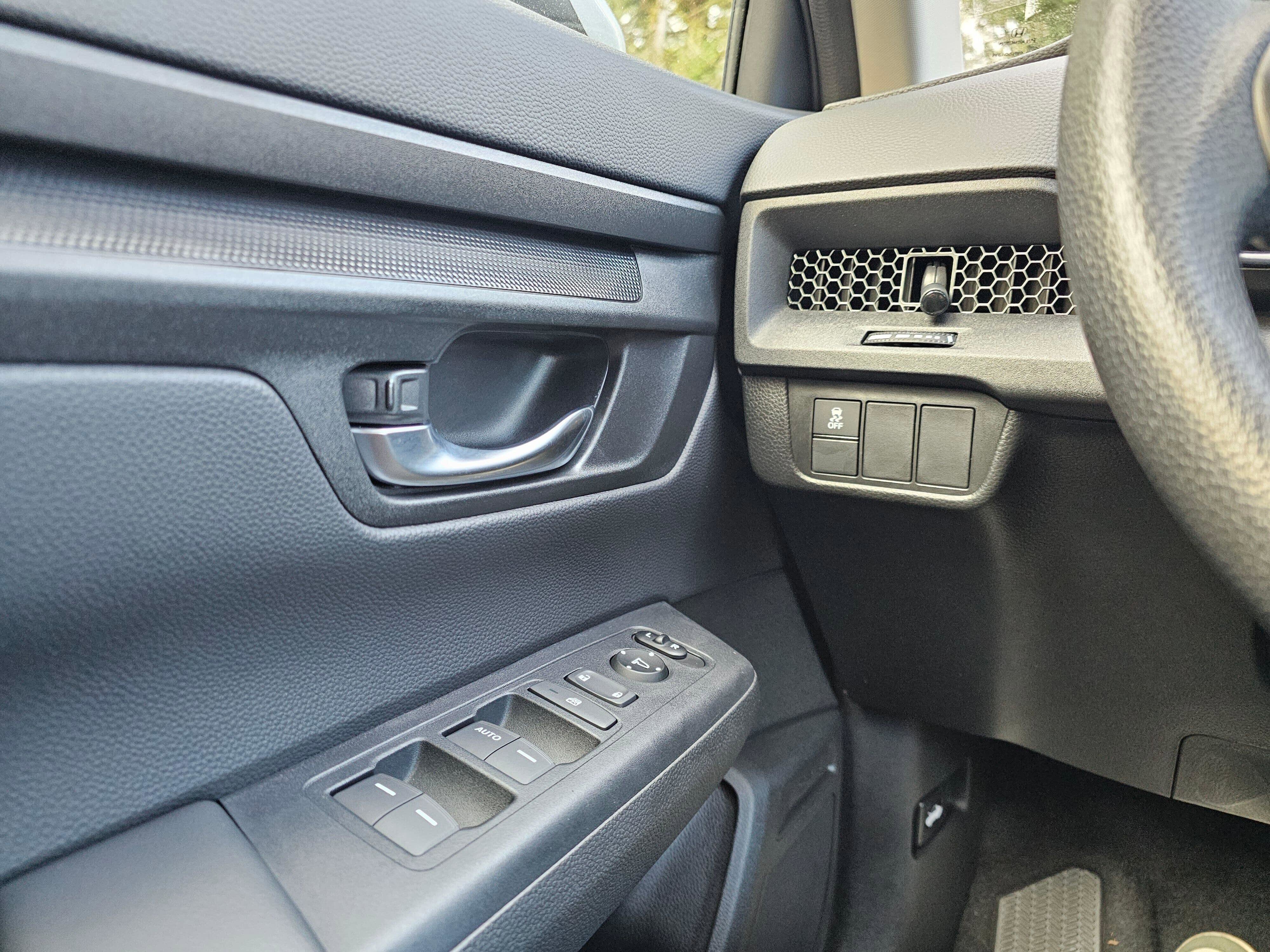 Certified 2025 Honda CR-V LX image 29