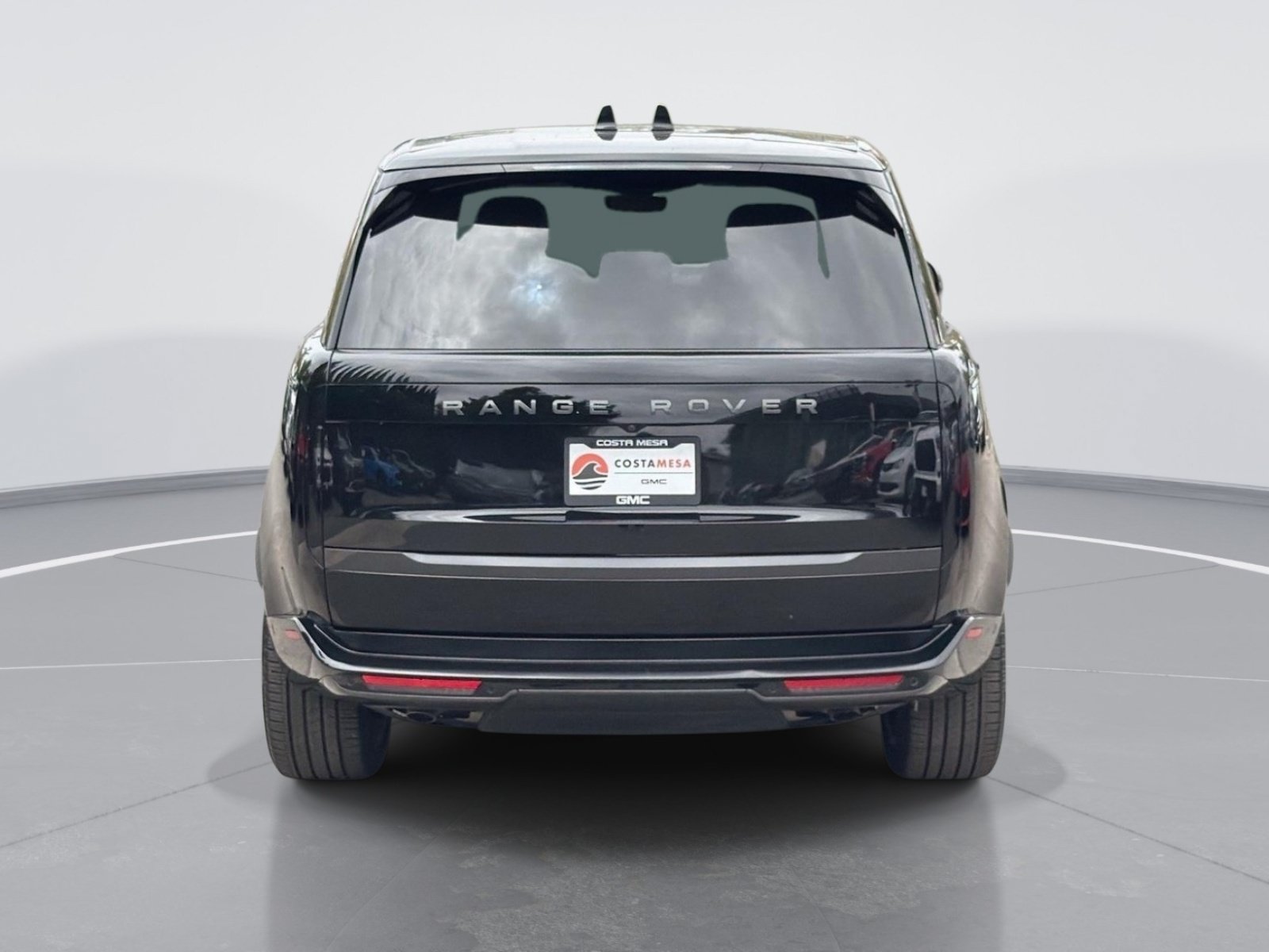 Used 2025 Land Rover Range Rover Long Wheelbase SE AWD/4WD image 4