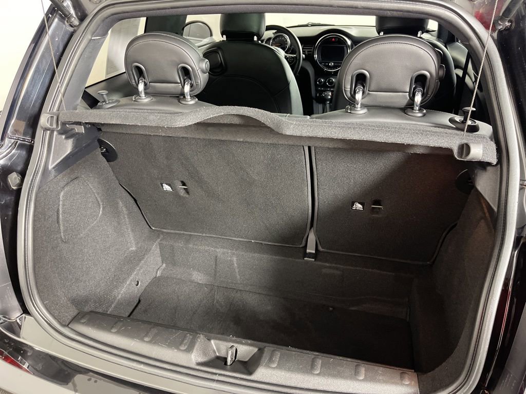 Used 2019 MINI Cooper 2-Door Hardtop image 10