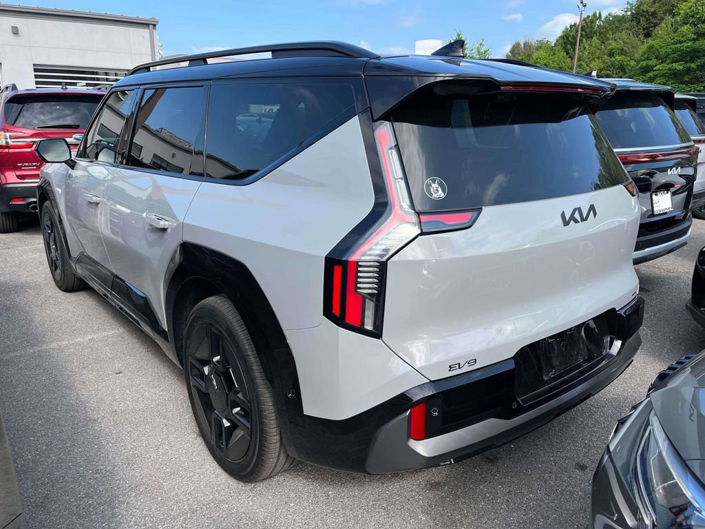 Certified 2026 Kia EV9 GT-Line AWD/4WD image 3