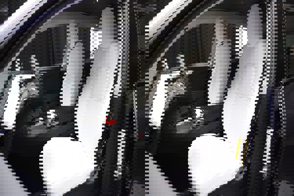 Used 2023 Tesla Model Y Performance image 40