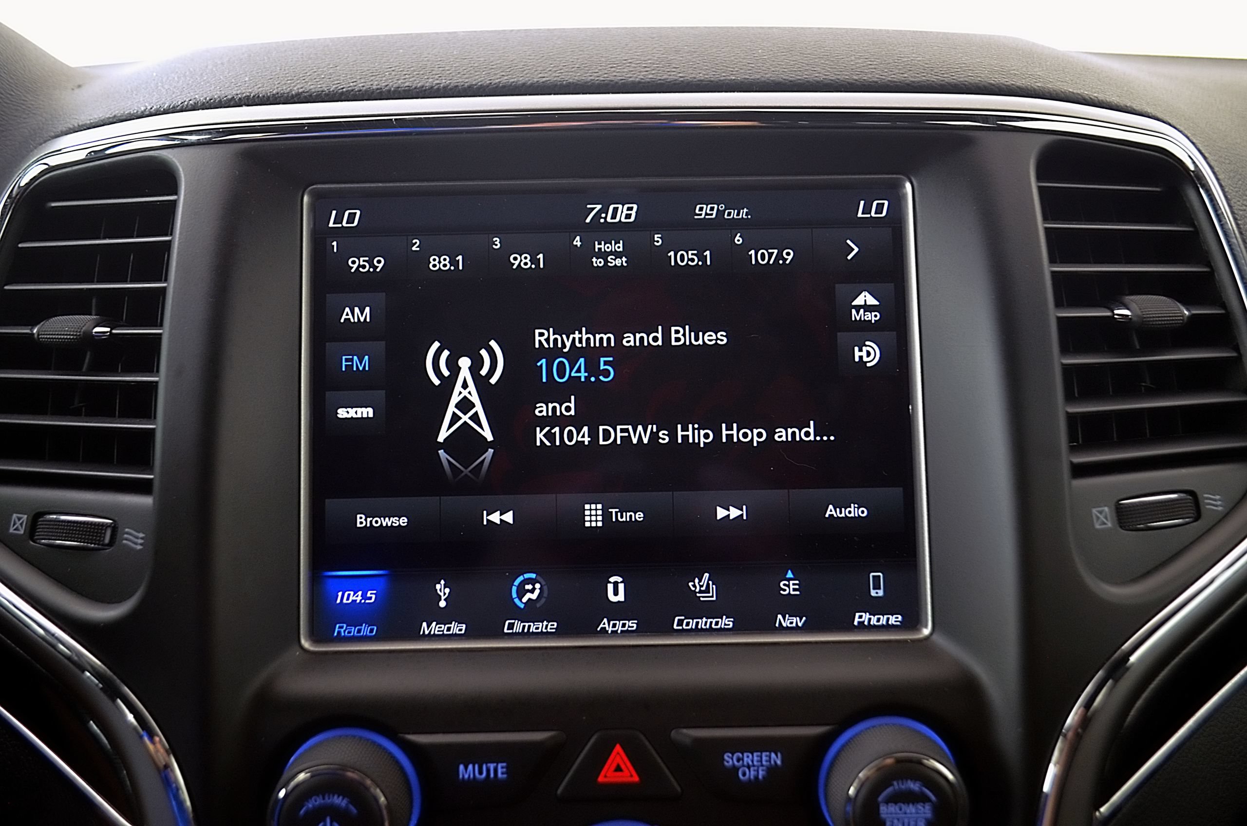 Used 2018 Jeep Grand Cherokee Trailhawk w/ Trailhawk Luxury Group AWD/4WD image 29
