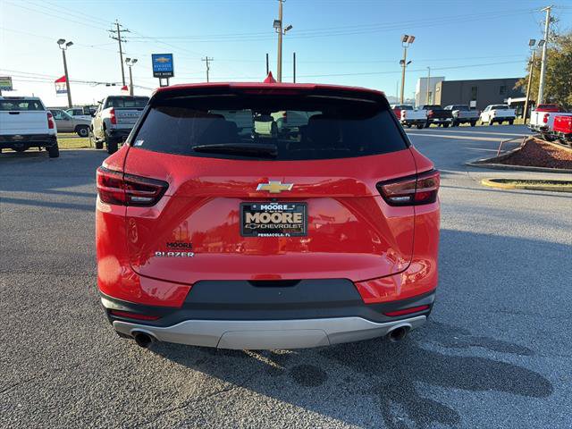 Used 2025 Chevrolet Blazer LT image 4