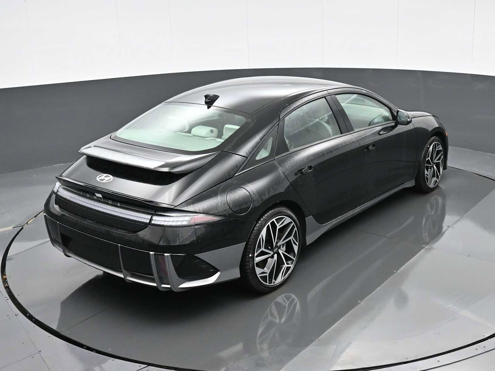 New 2024 Hyundai Ioniq 6 SEL image 25