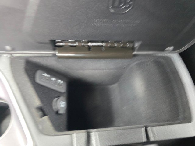 Used 2019 Dodge Challenger SXT w/ Driver Convenience Group image 36