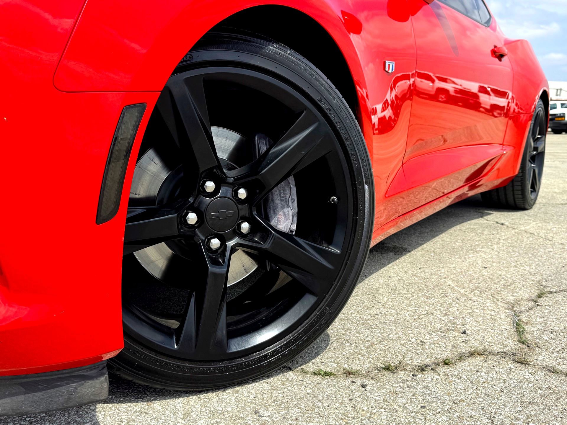 Used 2018 Chevrolet Camaro SS image 2