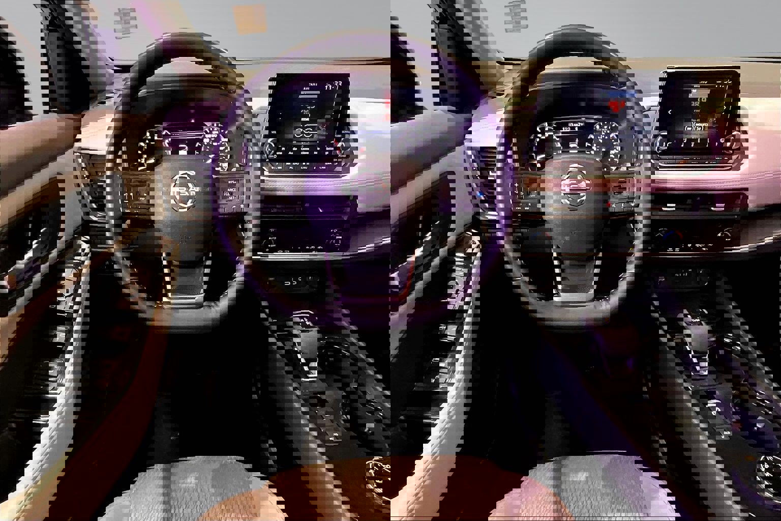 Used 2025 Nissan Rogue SV image 8