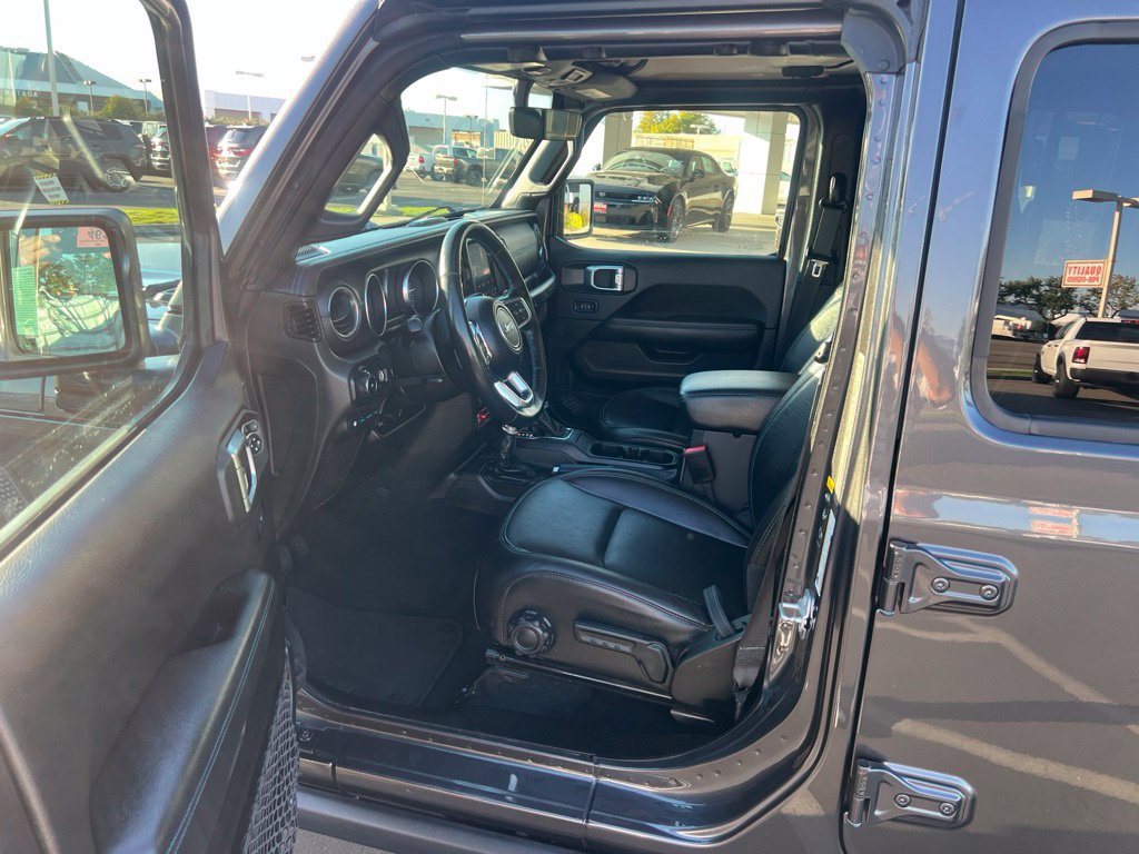 Used 2023 Jeep Wrangler Unlimited Rubicon 4xe w/ Cold Weather Group AWD/4WD image 18