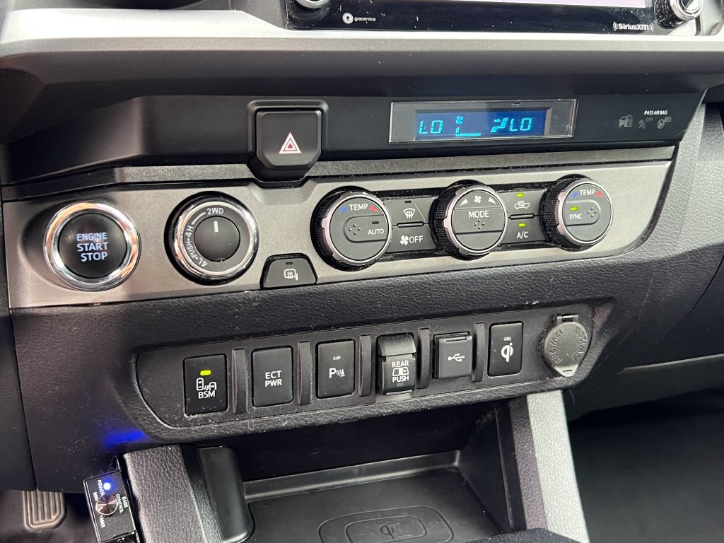 Used 2021 Toyota Tacoma TRD Off-Road w/ Technology Package AWD/4WD image 28