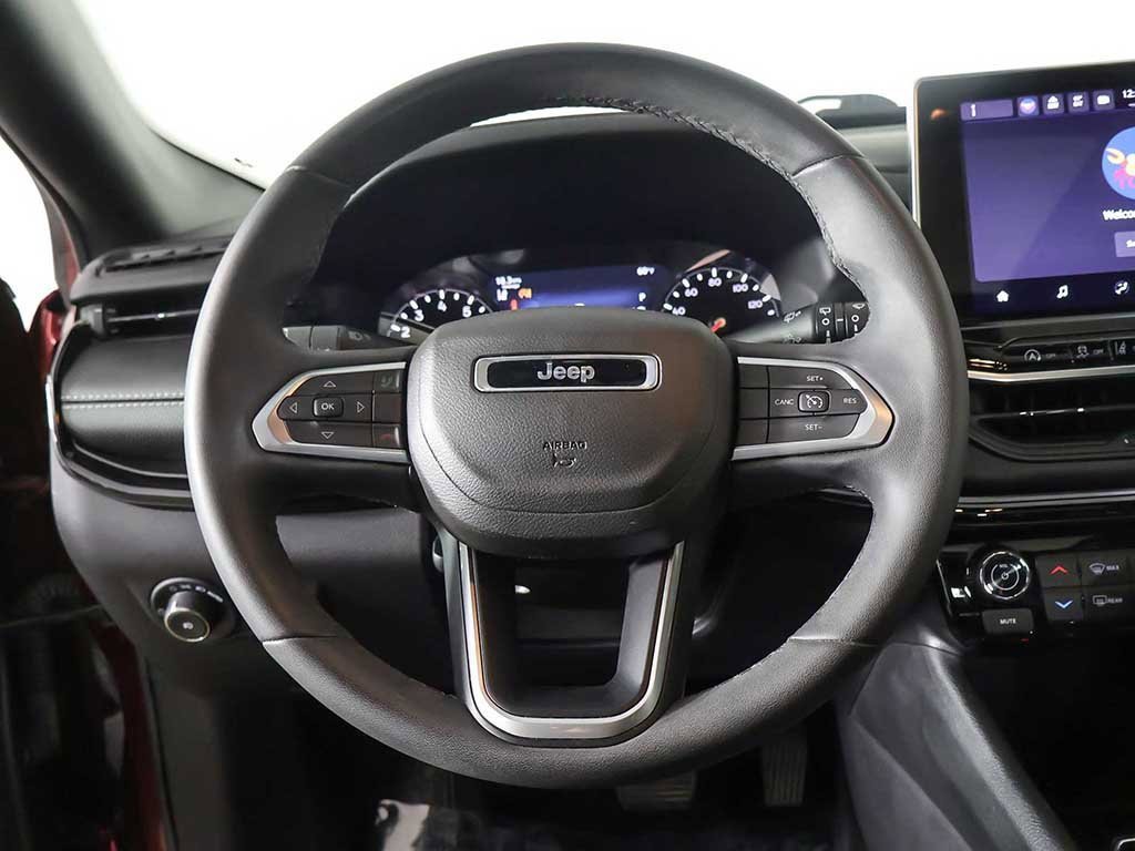 Used 2022 Jeep Compass Altitude w/ Sun and Sound Group image 38