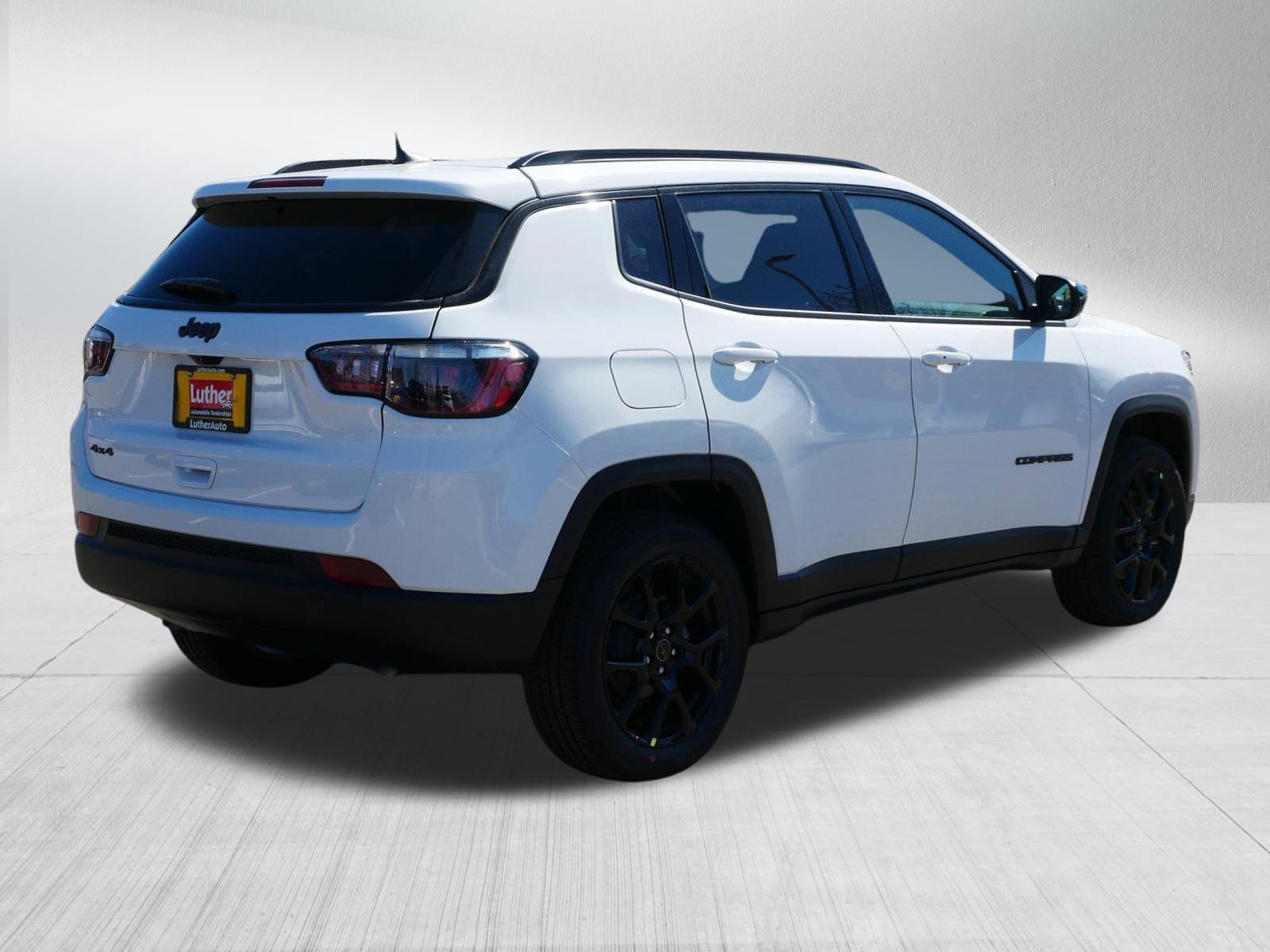 New 2026 Jeep Compass Latitude w/ Sun and Sound Group AWD/4WD image 7