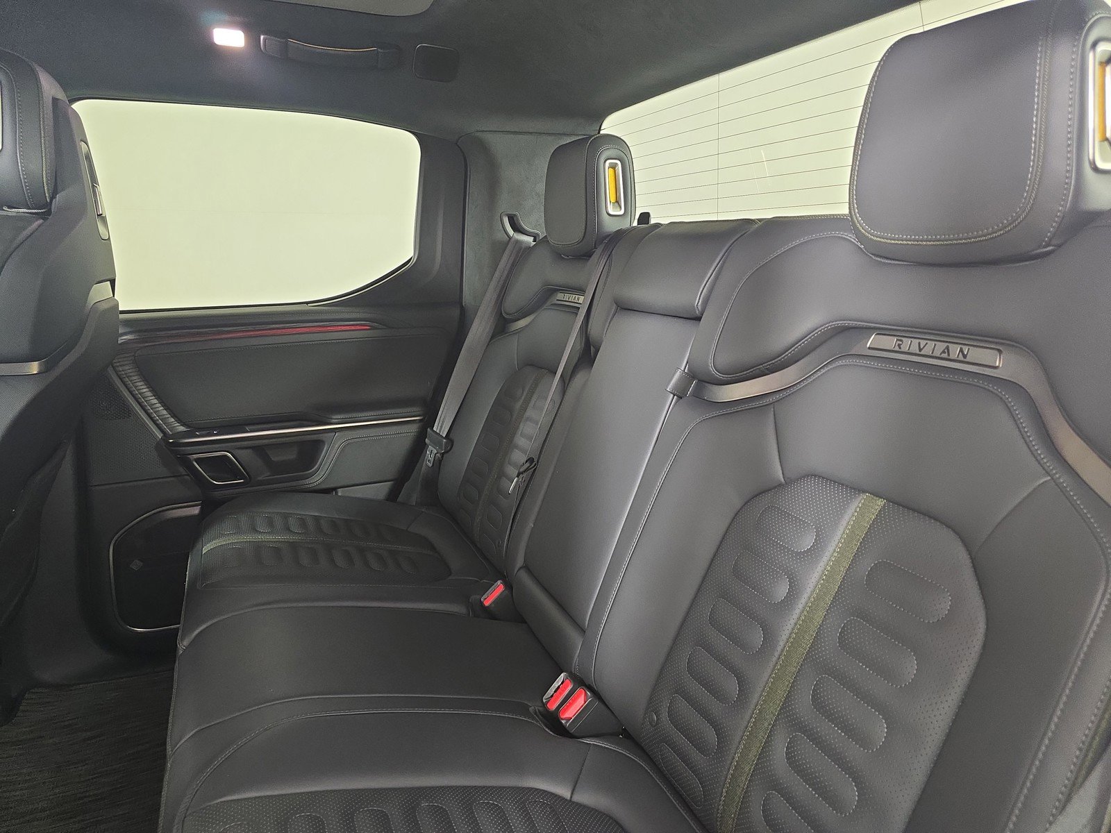 Used 2023 Rivian R1T Adventure image 21