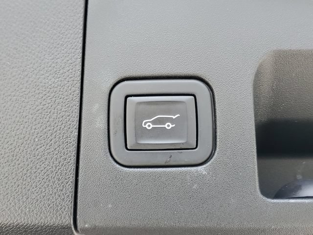 Certified 2024 Cadillac XT4 Luxury FWD image 10