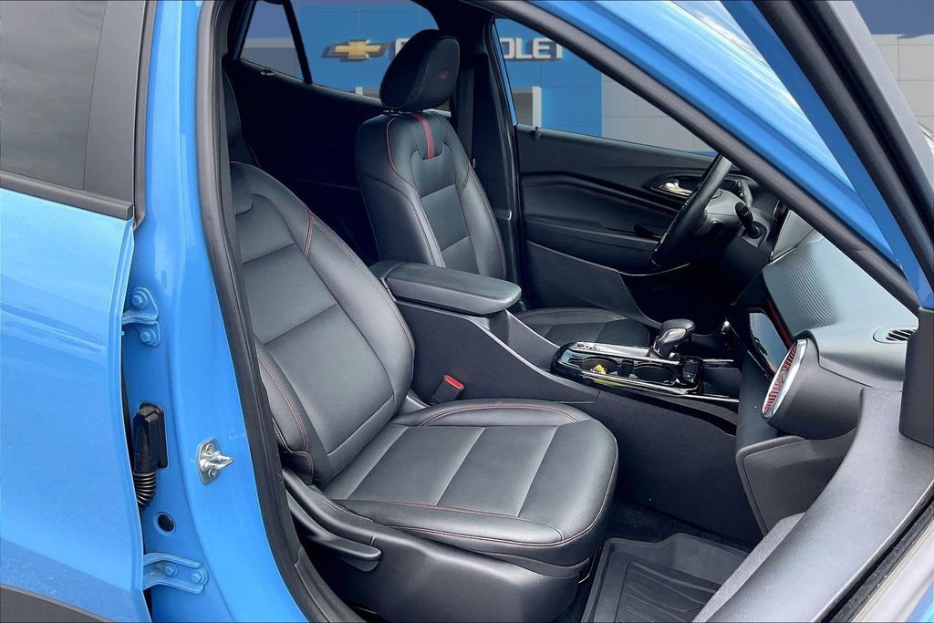 Used 2024 Chevrolet Trax RS w/ Driver Confidence Package FWD image 28