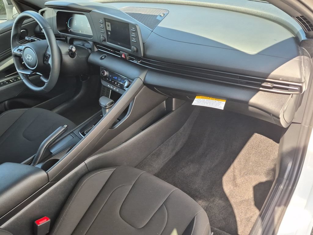 Used 2026 Hyundai Elantra Sport FWD image 24