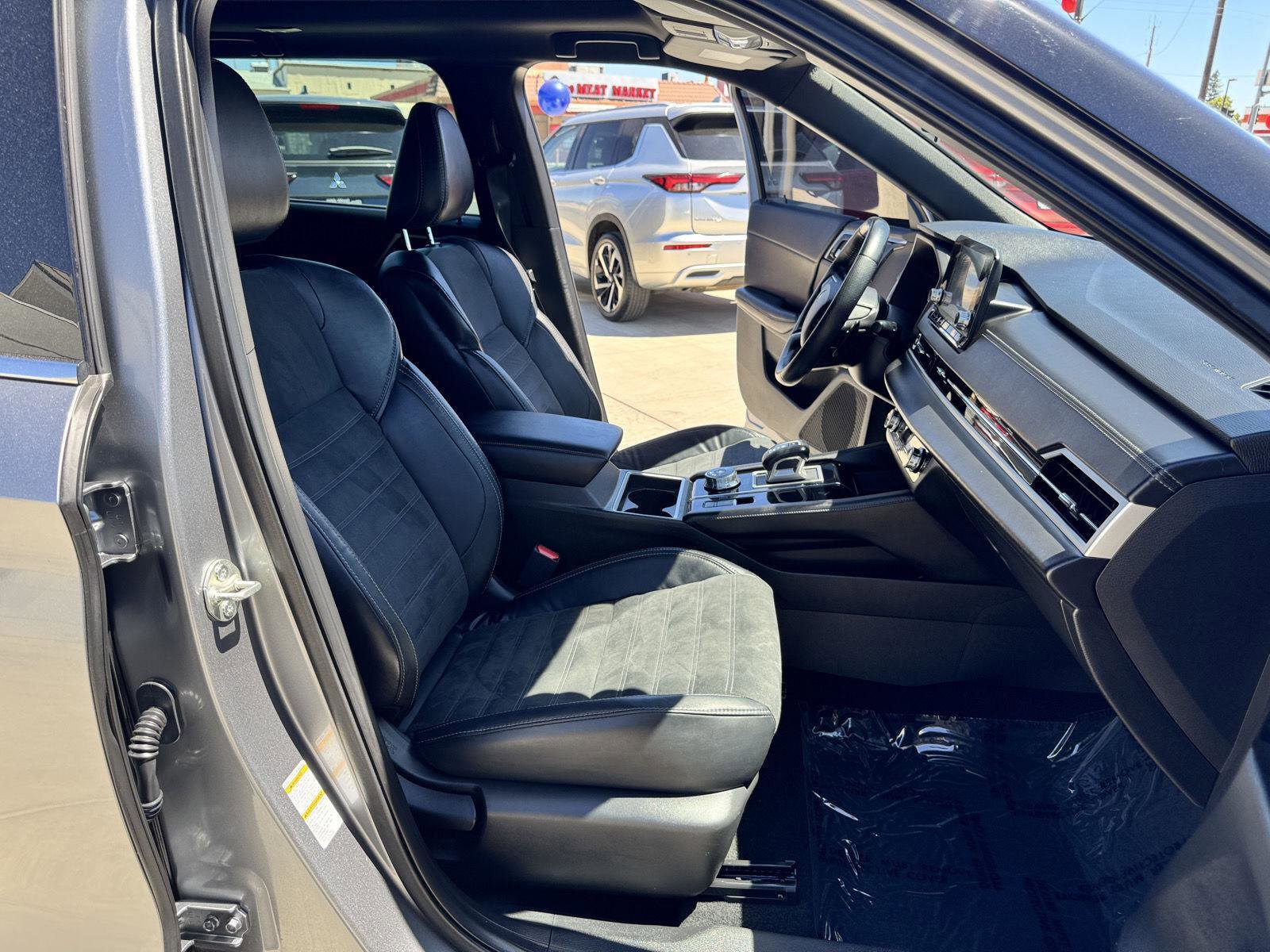 Used 2022 Mitsubishi Outlander SE image 23