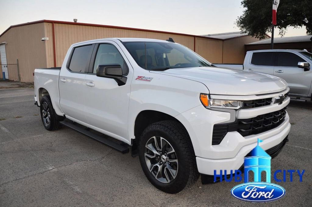 Used 2022 Chevrolet Silverado 1500 RST w/ Convenience Package II image 7