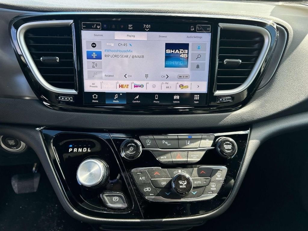 New 2026 Chrysler Voyager LX FWD image 11