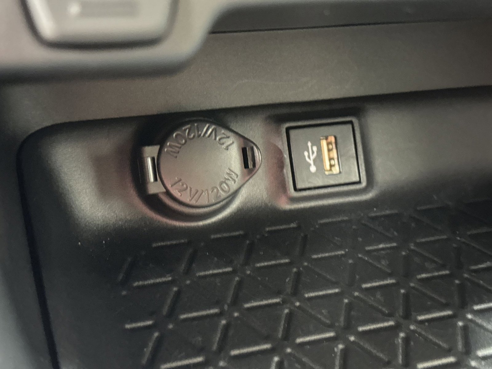 Used 2024 Toyota RAV4 XLE AWD/4WD image 43