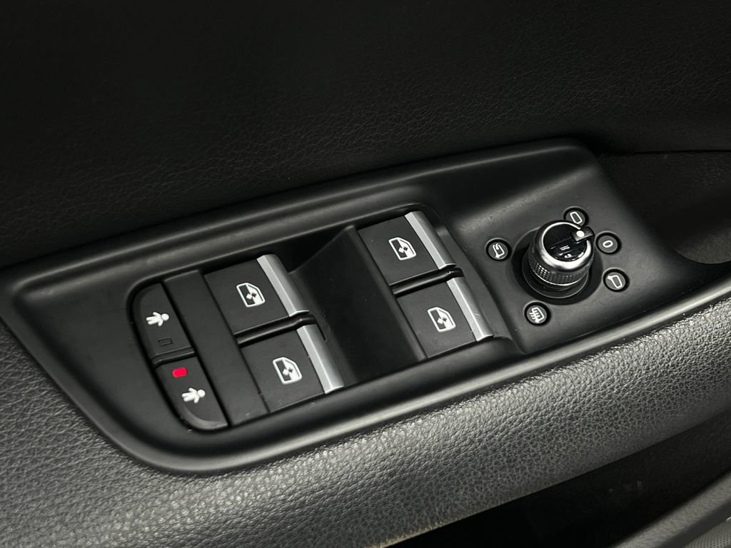 Used 2018 Audi Q7 3.0T Prestige image 18