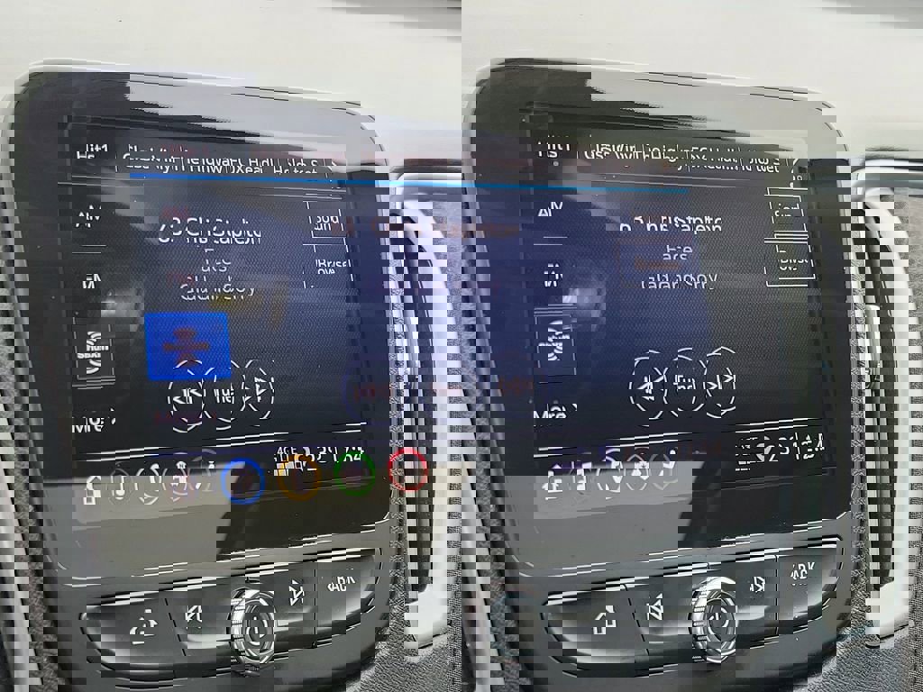 Used 2022 Chevrolet Malibu LT image 25