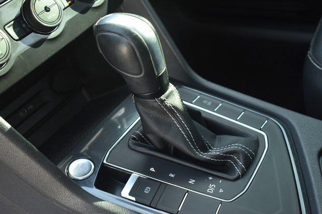 Used 2021 Volkswagen Tiguan SE FWD image 25