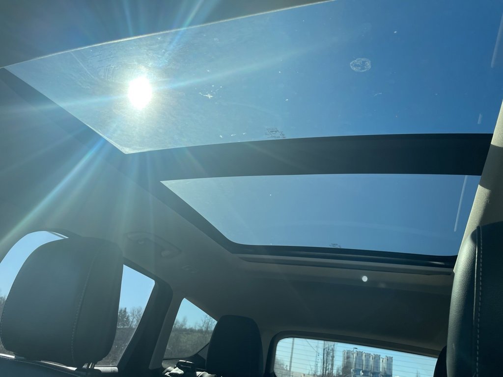 Used 2019 Ford Escape SEL image 19