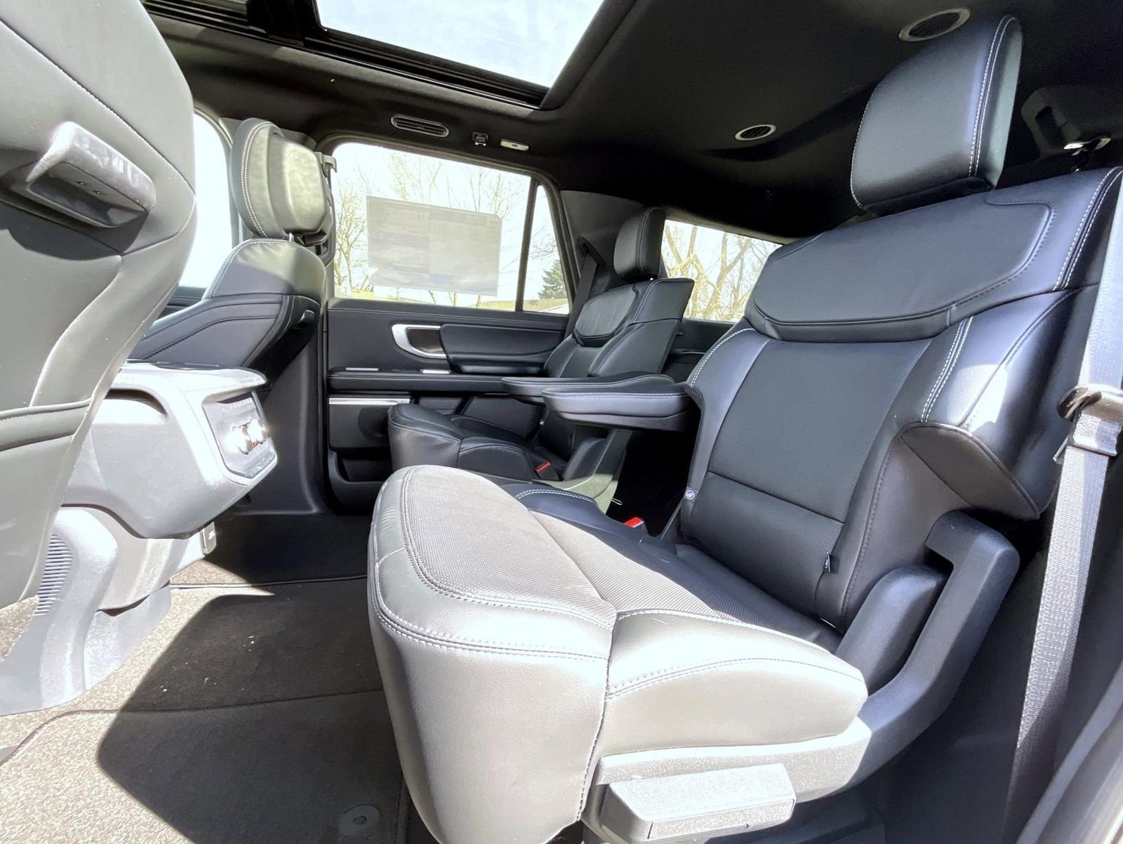 New 2026 Ford Expedition Platinum w/ Stealth Appearance Package image 12