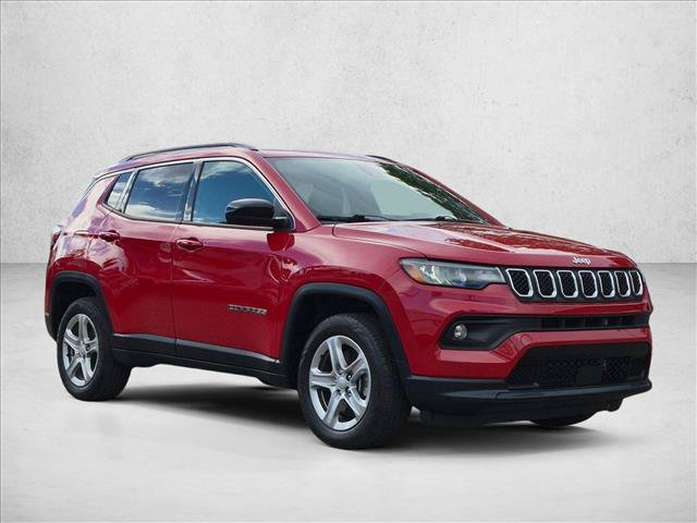Used 2023 Jeep Compass Latitude w/ Sun and Sound Group AWD/4WD image 3