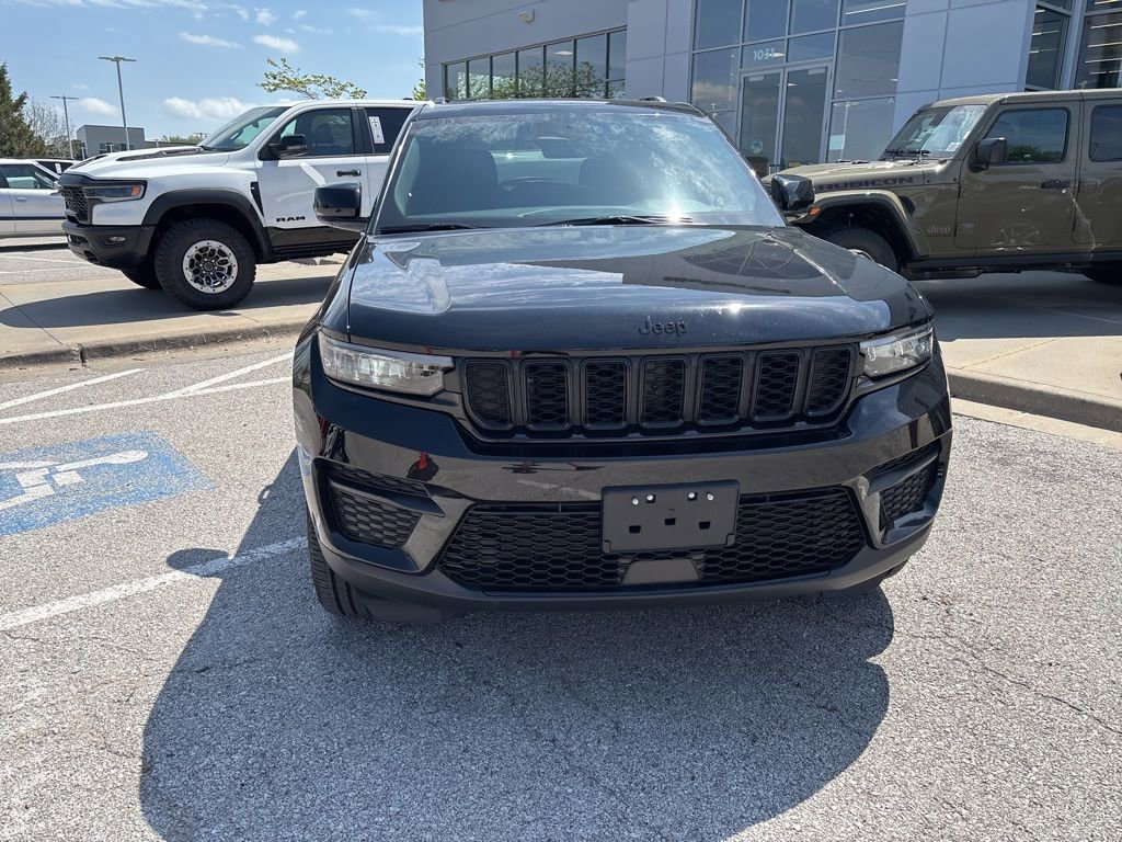 New 2025 Jeep Grand Cherokee Altitude AWD/4WD image 9