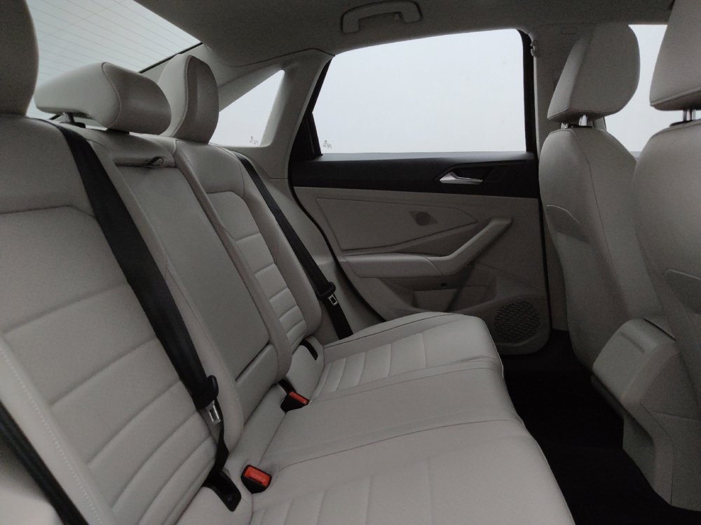 Used 2022 Volkswagen Jetta SE w/ Panoramic Sunroof Package image 19