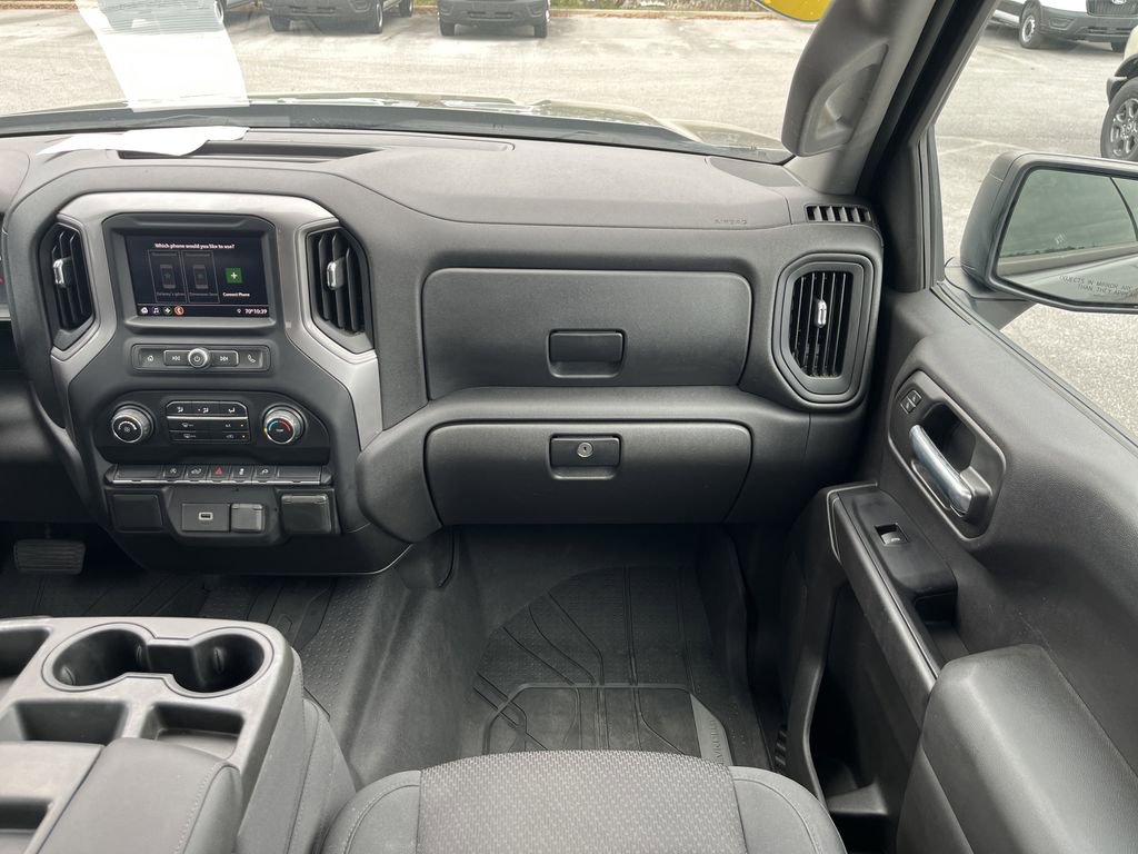 Used 2020 Chevrolet Silverado 1500 Custom w/ Custom Value Package image 17