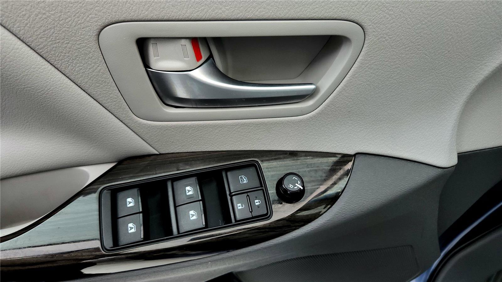 Used 2016 Toyota Sienna XLE Premium w/ Protection Package AWD/4WD image 24