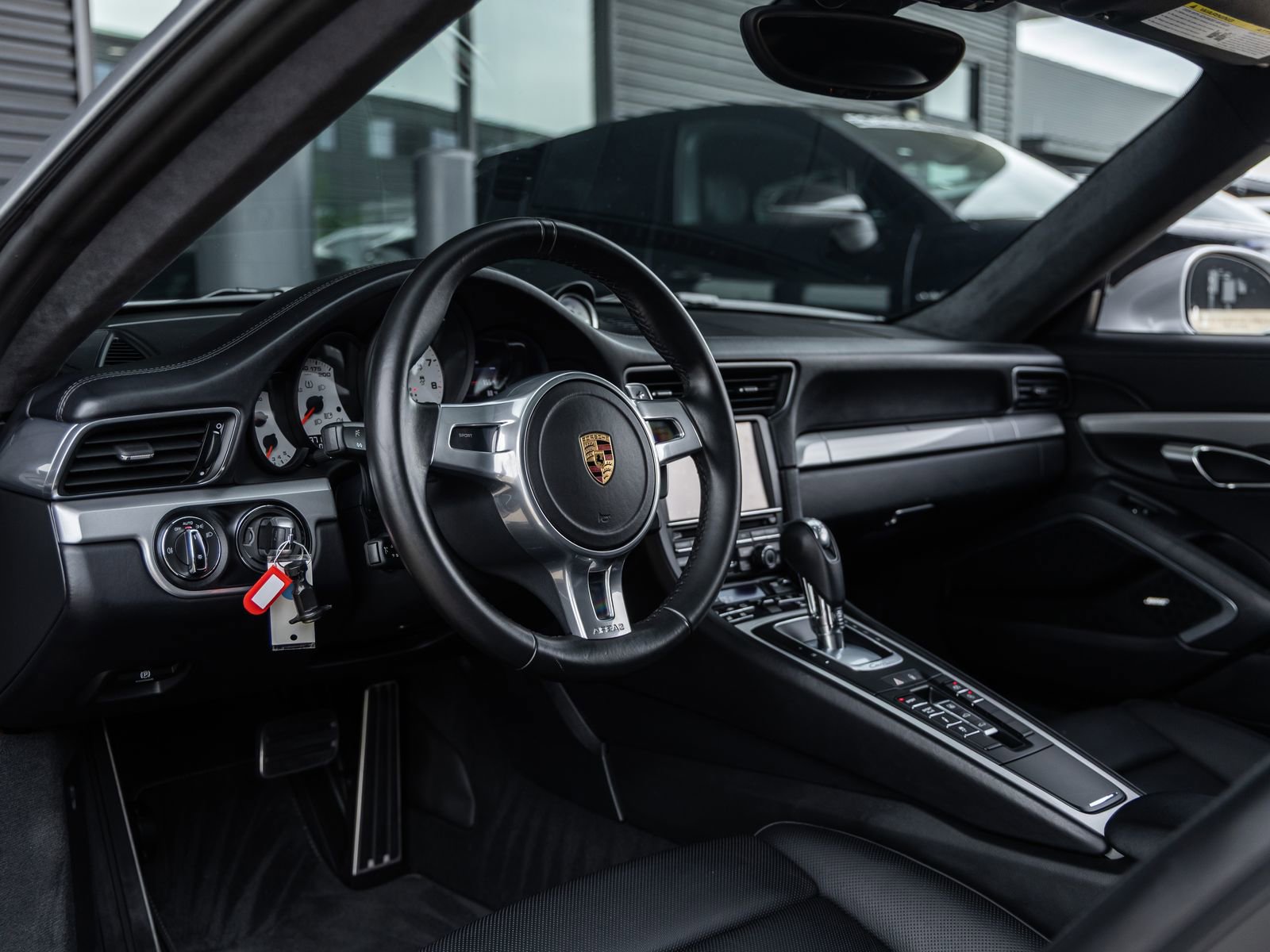 Used 2016 Porsche 911 Carrera GTS RWD image 4