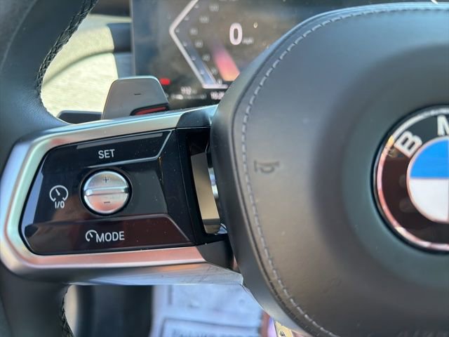 Used 2023 BMW 740i image 10