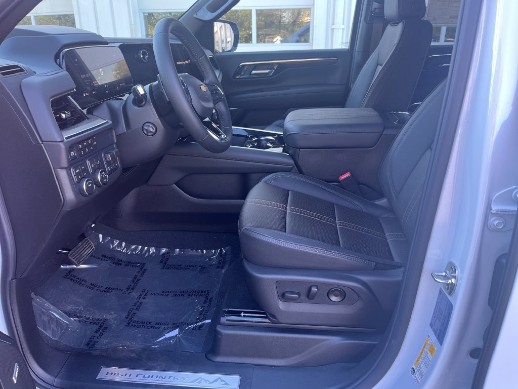 New 2026 Chevrolet Suburban High Country w/ Sun And Tow Package AWD/4WD image 9