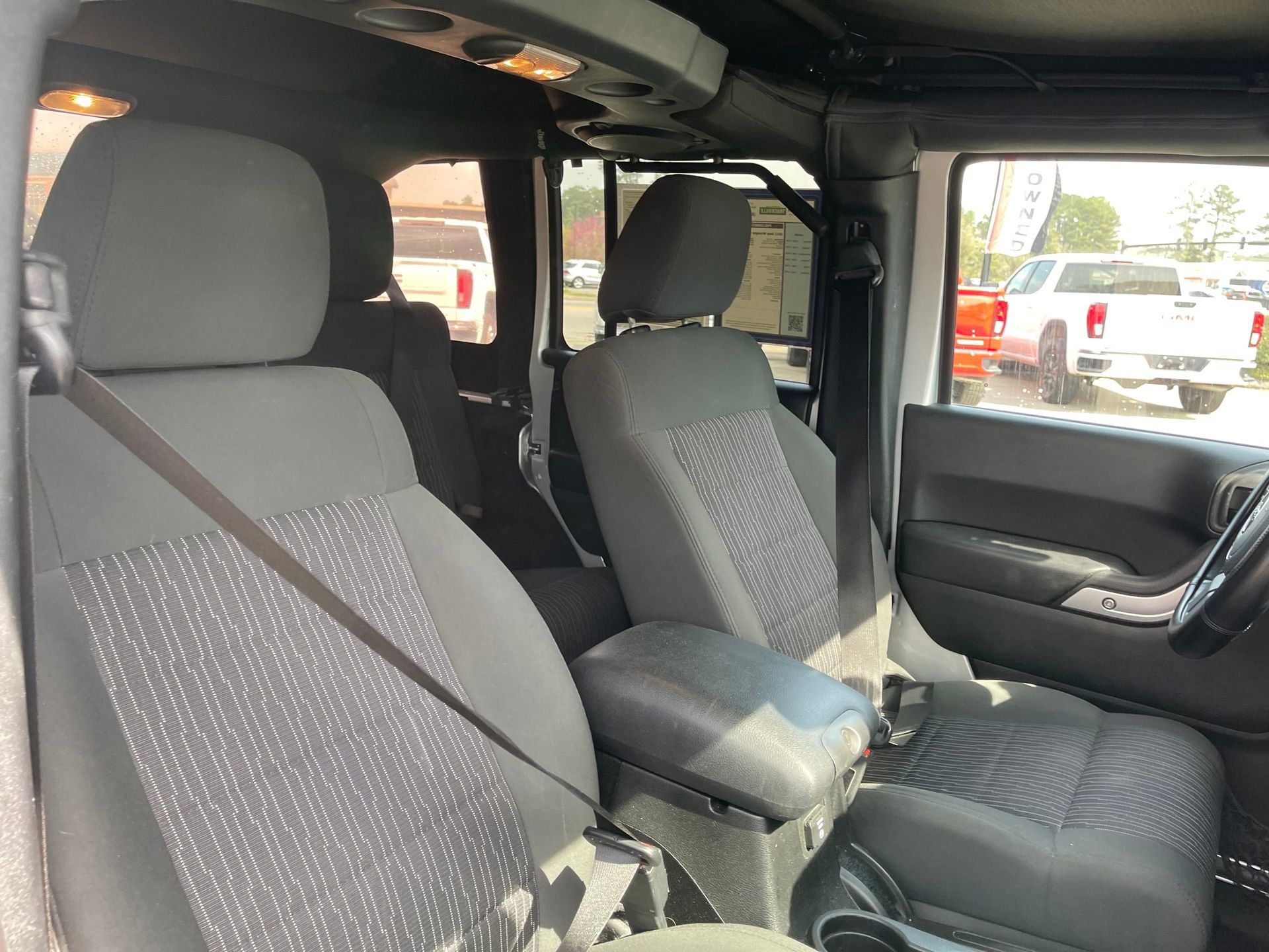 Used 2012 Jeep Wrangler Unlimited Sahara w/ Connectivity Group image 26