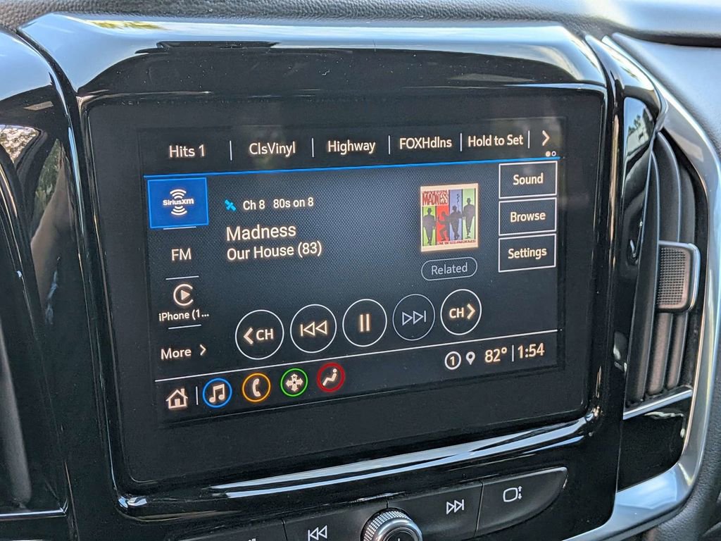 Used 2022 Chevrolet Traverse LT image 19