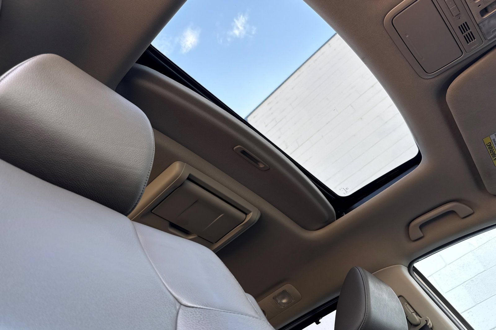 Used 2014 Honda Odyssey Touring image 17