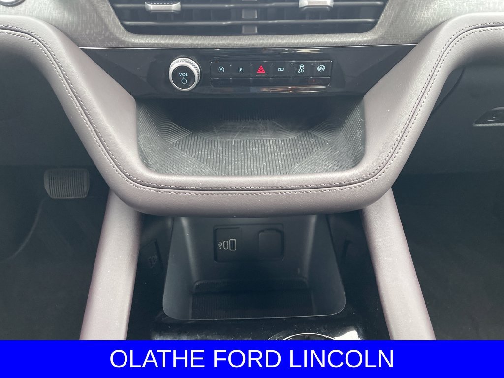 New 2026 Ford Explorer Platinum AWD/4WD image 17