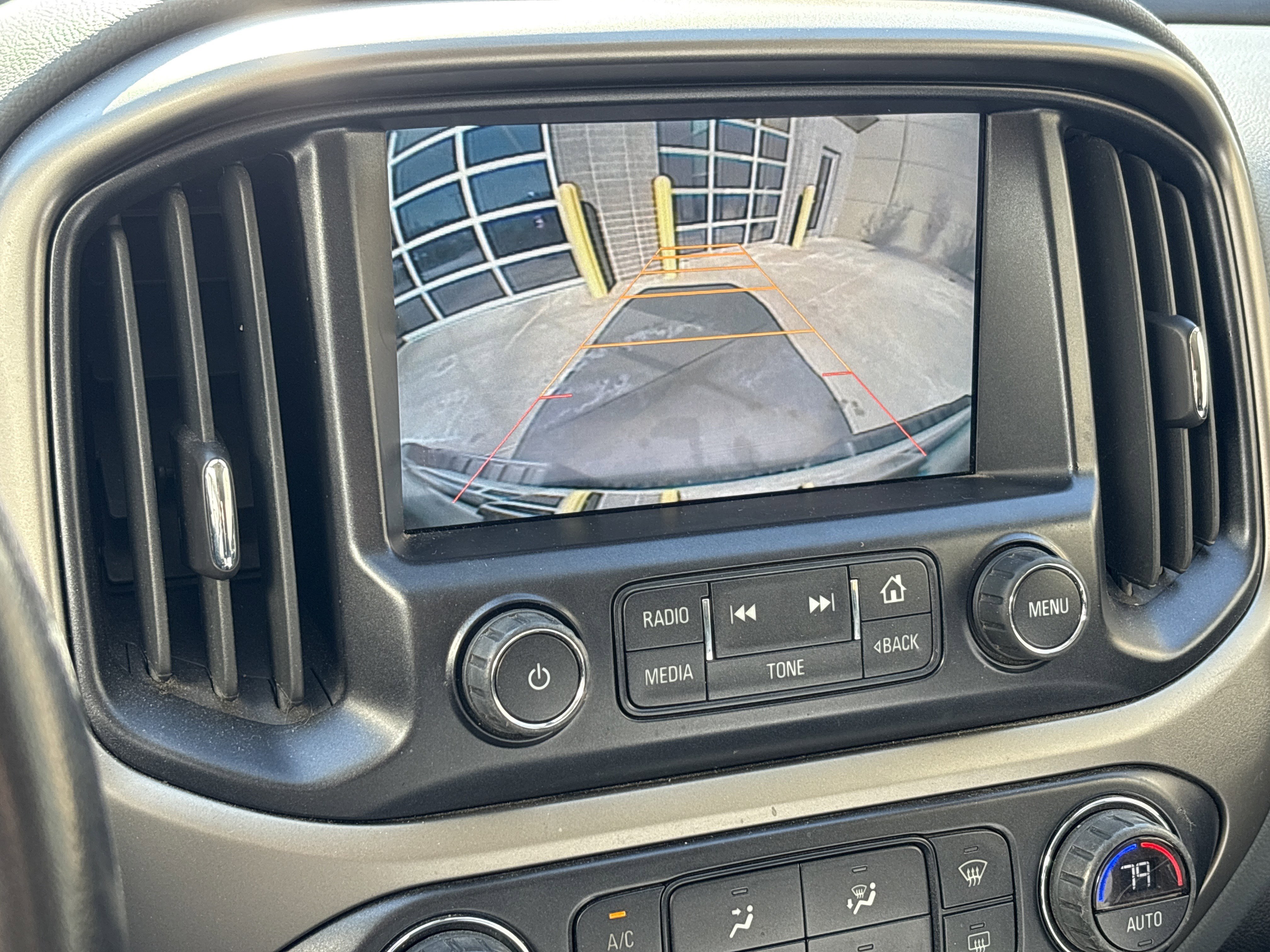 Used 2015 Chevrolet Colorado Z71 image 25